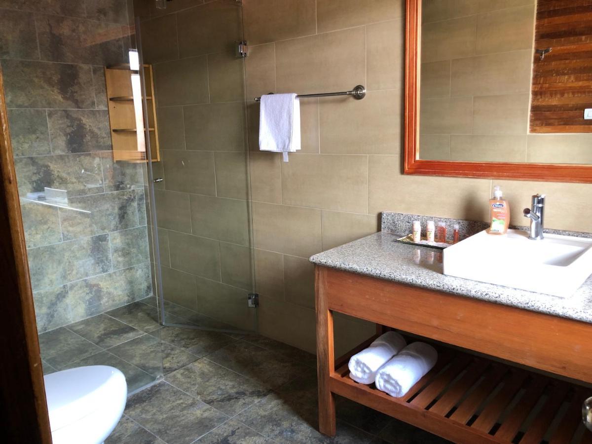 Hostal Zafiro Mindo Bagian luar foto