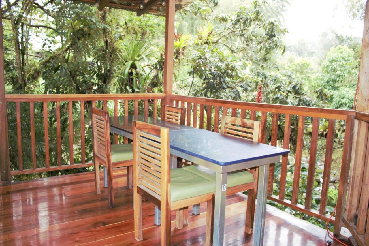 Hostal Zafiro Mindo Bagian luar foto