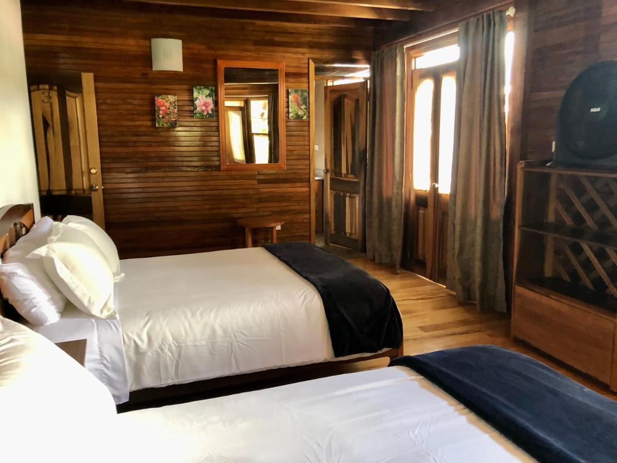 Hostal Zafiro Mindo Bagian luar foto