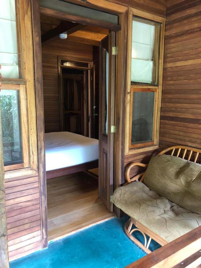 Hostal Zafiro Mindo Bagian luar foto